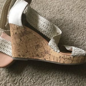 Excellent condition cream wedges!